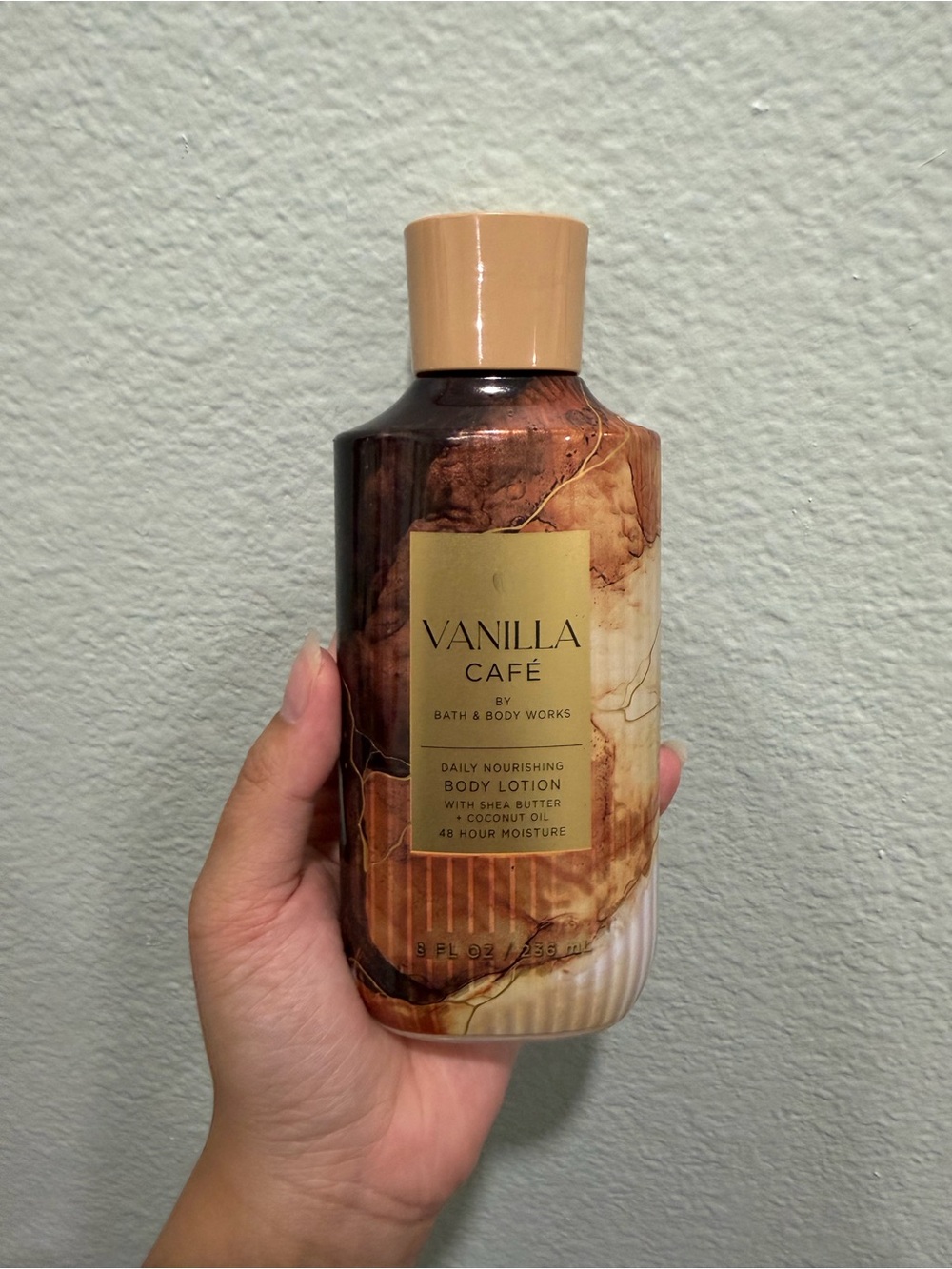 Bath & Body Works Vanilla Café Daily Nourishing Body Lotion - 236ml